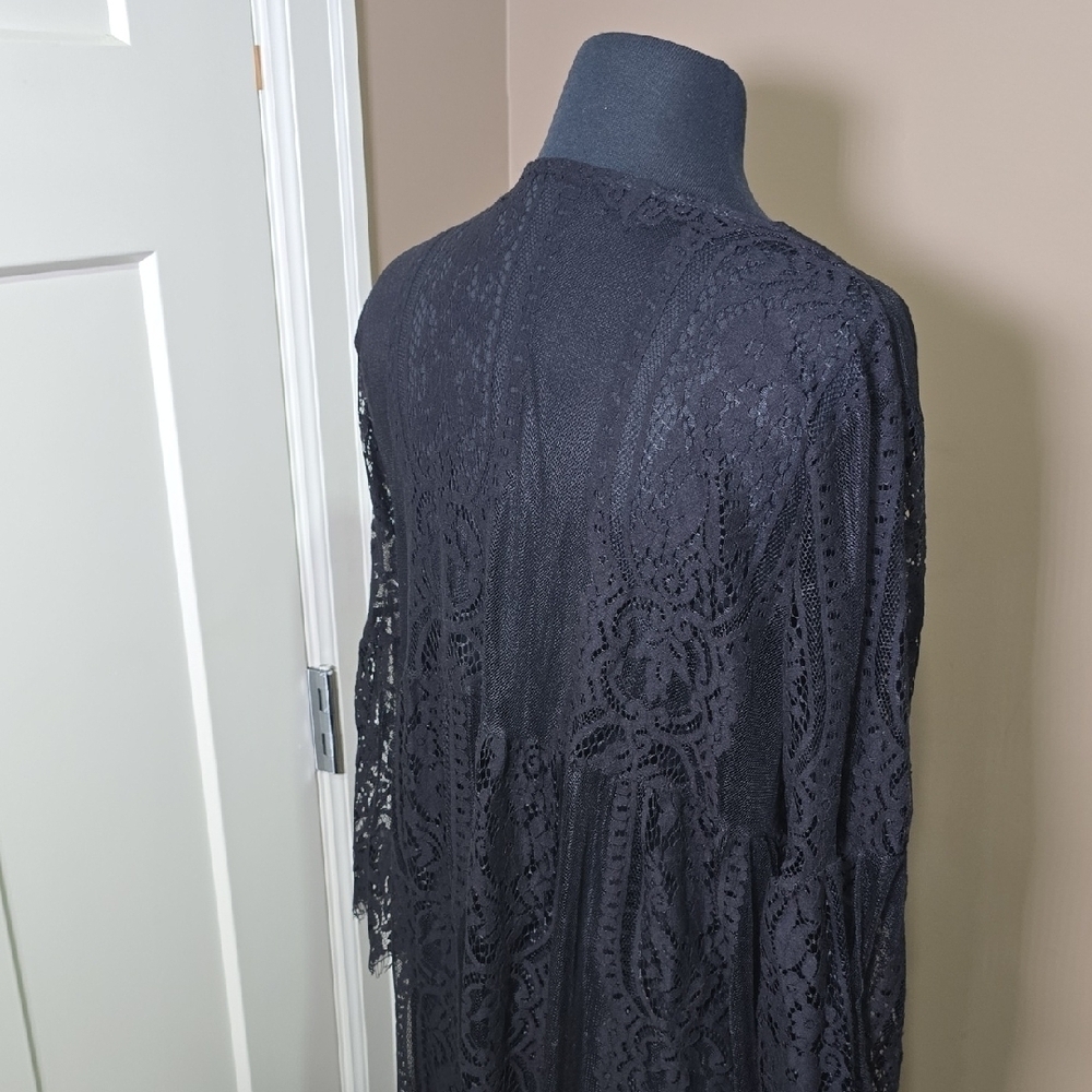 Long Detailed Lace Cover-Up Robe - Picture 7 of 9